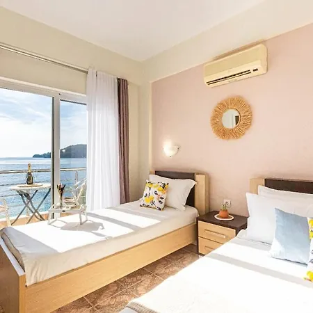 Potam'sea Bliss 1 - Front, Parking