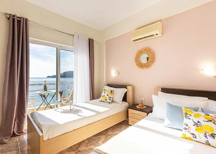 Potam'sea Bliss 1 - Front, Parking