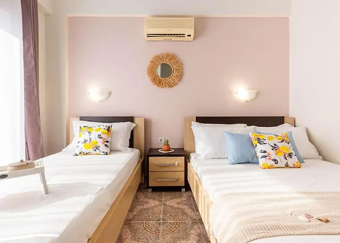 Potam'sea Bliss 1 - Front, Parking Apartment *