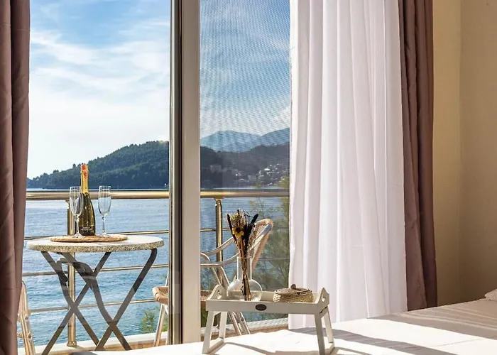 Potam'sea Bliss 1 - Front, Parking Apartment *